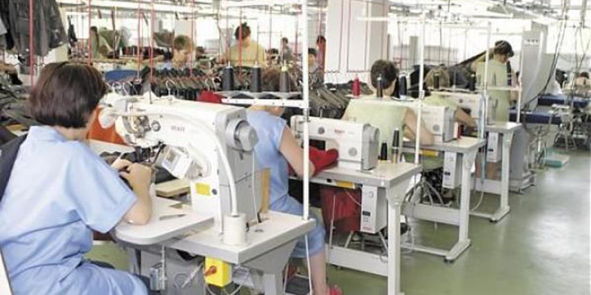 Beneficiary Standard Insulator Măşti de protecţie produse în fabrici de confecţii brăilene | Obiectiv  Vocea Brailei