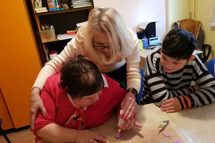 Nu ne mai facem bine... Discriminare la un târg de mărţişoare dedicat ONG urilor featured image