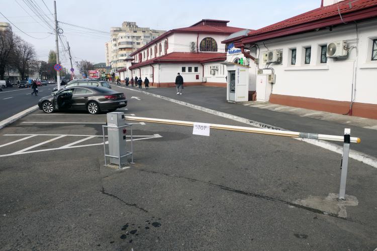 Sistemul automat de taxare din parcarea Pieței Halelor, repus în funcțiune featured image