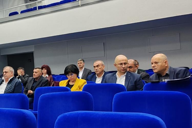 Guvernul Bolojan ne a dat. Liberalii s au abținut featured image