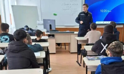 13actiuni politisti in scoli