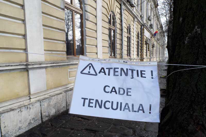 Pericol public lângă liceul Murgoci