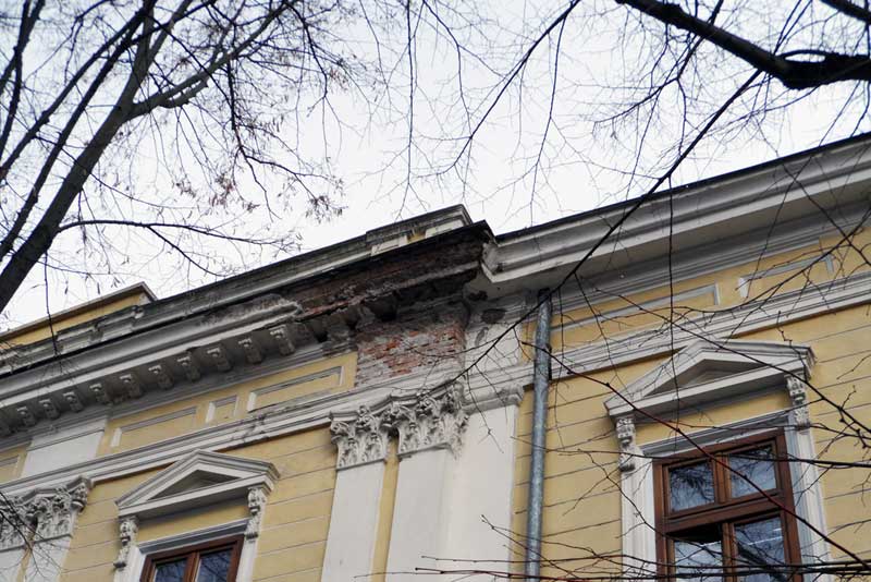 Pericol public lângă liceul Murgoci