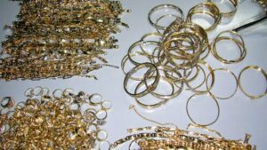 Contrabandă cu aur și argint