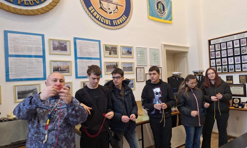 Elevi de la „Grigore Moisil”, oaspeții Flotilei Fluviale