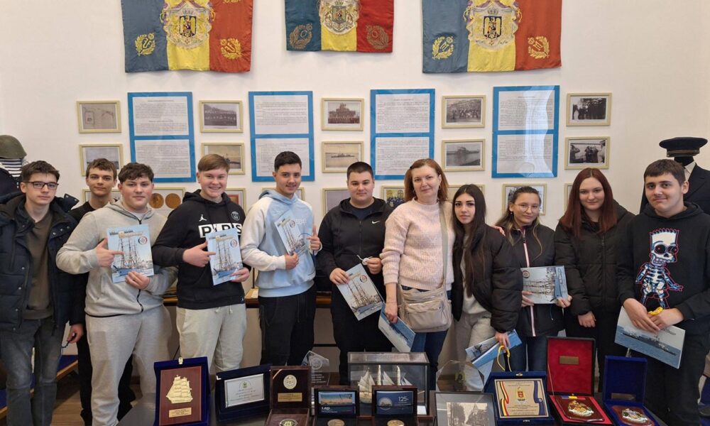 Elevi de la „Grigore Moisil”, oaspeții Flotilei Fluviale