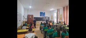 Siguranța minorilor, acasă, la școală și pe internet