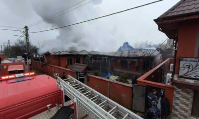 Incendiu generalizat la o gospodările din Mărașu
