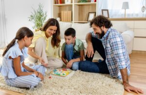 Fără impozit pe venit pentru părinții cu doi copii