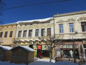 Pericole de sus, pe străzile cu arhitectură veche