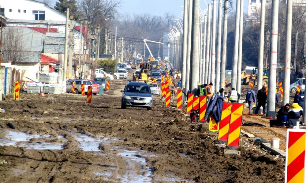 S-au reluat lucrările pe șantierul de pe strada Grigore Alexandrescu