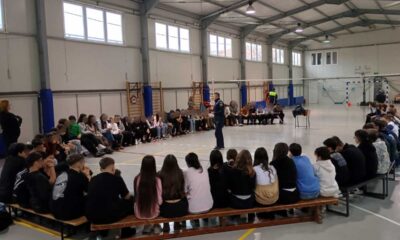 Polițiștii au oferit elevilor informații despre siguranță personală