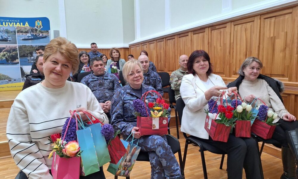 Flori și mărțișoare la Comandamentul Flotilei