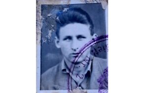 O femeie își caută tatăl dispărut de 50 de ani