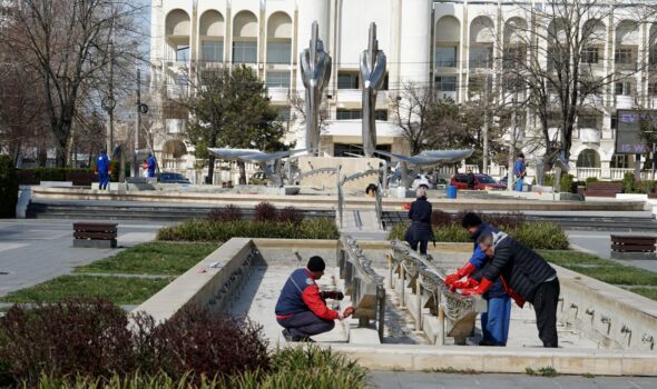 Fântânile arteziene de pe Esplanadă nu se mai curăță cu sare de lămâie