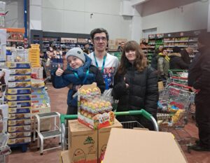 „Îngerii lui Costel” vor aduce bucuria Învierii pentru 100 de copii săraci