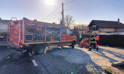 Ciocnire violentă între un autoturism și un TIR. Trei persoane încarcerate iar o femeie și-a pierdut viața