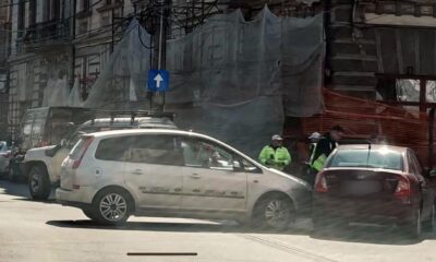 O femeie a ajuns la spital în urma unui accident în intersecția străzii Mihai Eminescu cu B-dul Cuza