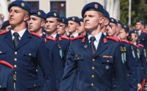 Câte locuri pune la bătaie Armata în învățământul liceal militar