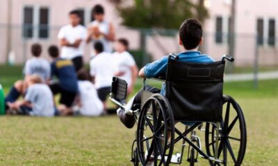 Masă caldă în loc de bani pentru elevii cu nevoi speciale. Părinții spun „nu”