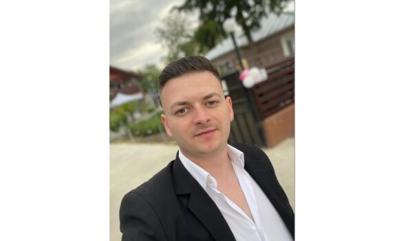 A învins coma, dar lupta continuă. Cosmin Grigore are nevoie de ajutor