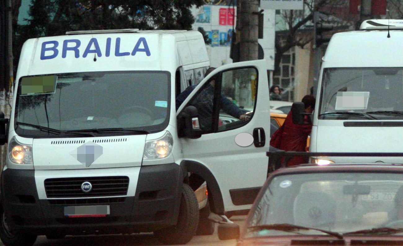 Jale cu cursele de transport în județ! Navetiști lăsați ”în aer”