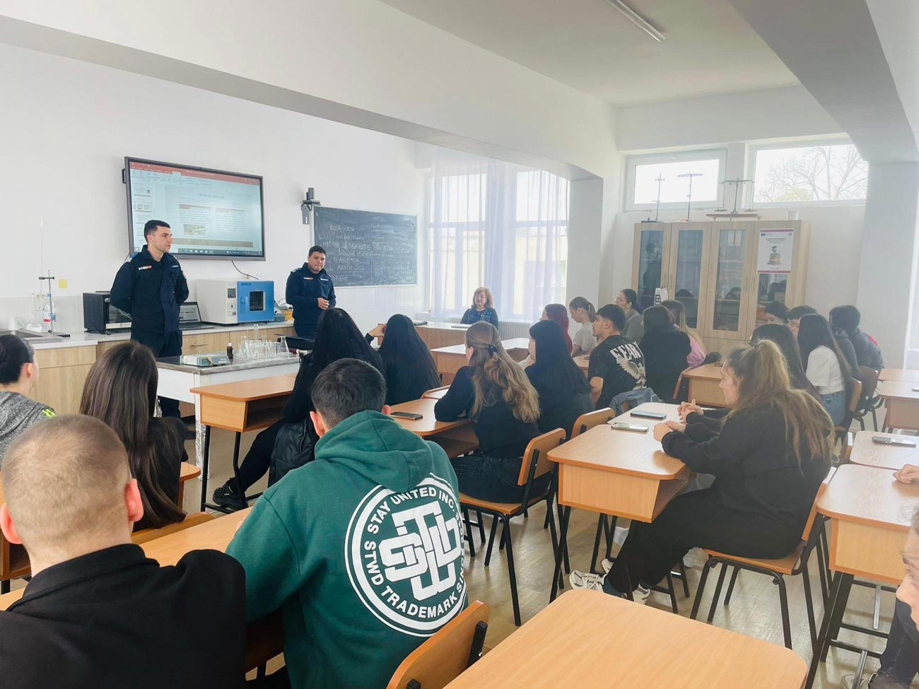 Jandarmii brăileni, în dialog cu elevii despre riscuri și responsabilitate