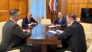 Carburanţii s-au scumpit din nou. Bolojan respinge plafonarea preţurilor