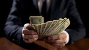 Șase români în clasamentul miliardarilor în Topul Forbes 2026