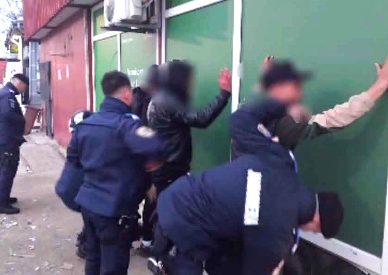 Razii de noapte. Peste 500 de persoane legitimate