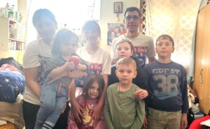 Voluntarii lui Costel au reușit să aducă speranța în familia ce risca să ajungă pe drumuri