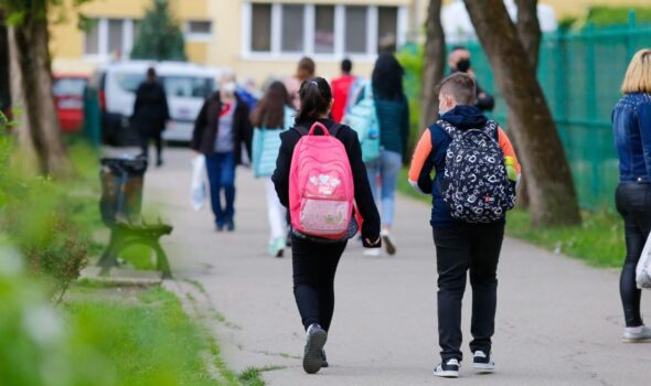 Elevii intră în vacanță, angajații în minivacanță. Câte libere vor fi în aprilie 2026