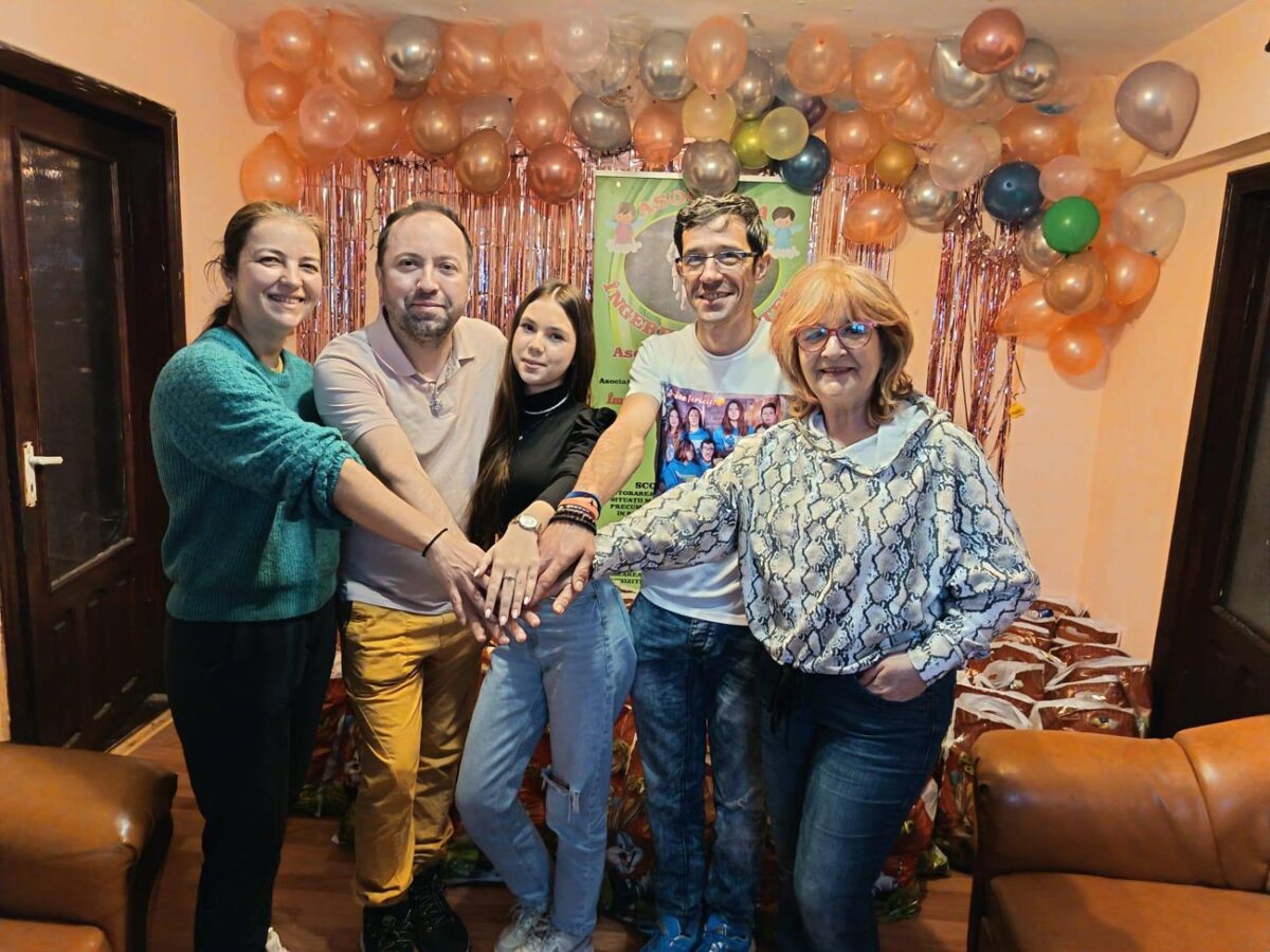 Peste 100 de copii au primit darurile pregătite de „Îngerii lui Costel”