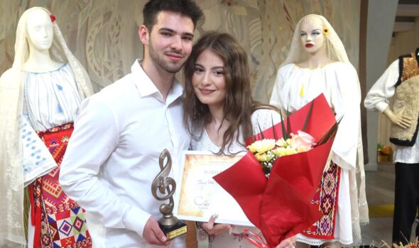 Trupa „Glas” din Brașov, câștigătoarea Marelui Premiu al Festivalului „Chira Chiralina” de la Brăila