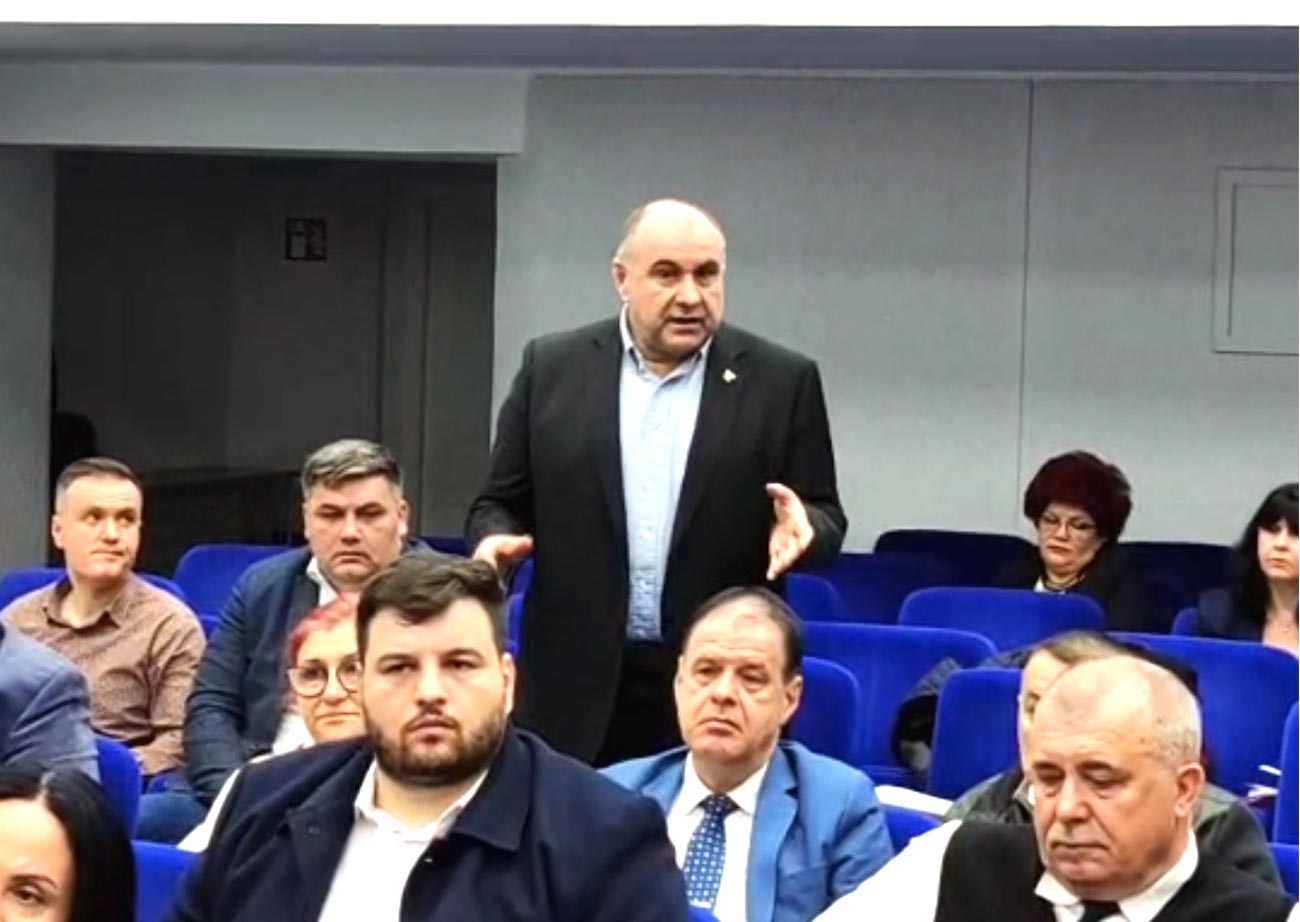 Lipsa medicilor, din nou în CJ