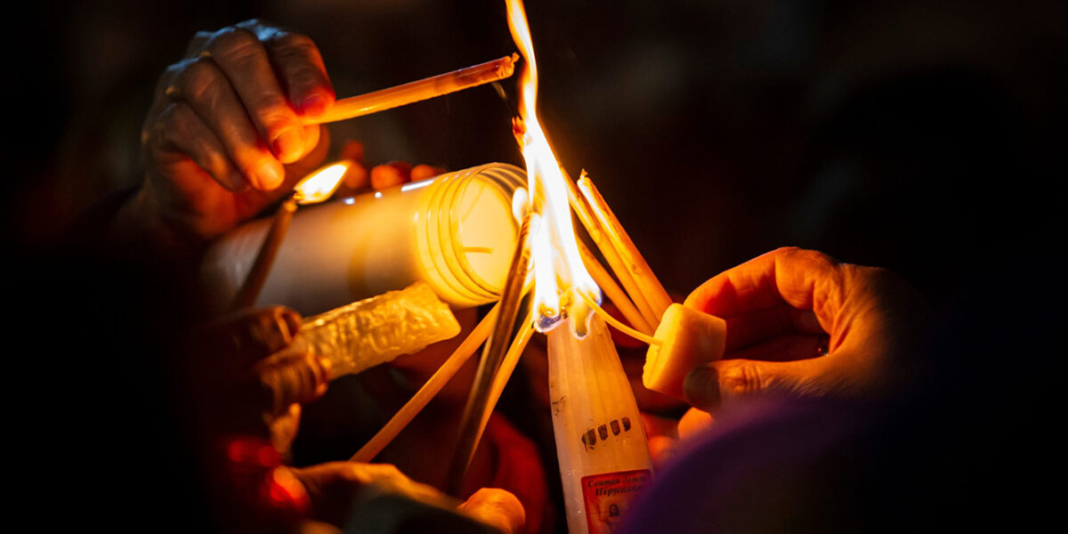 Lumina Sfântă de Paște: ce simbolizează și de ce este atât de importantă pentru credincioși