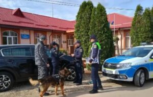 Polițiștii rutieri și echipa canină a Serviciului Criminalistic au acționat în zona unităților școlare din județ