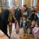 Exemplu de omenie. 5.000 de vârstnici și 2.000 de copii se înnoiesc de Sfintele Paști