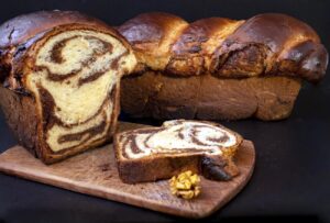 De ce s-a scumpit cozonacul în 2026 chiar dacă ingredientele sunt mai ieftine