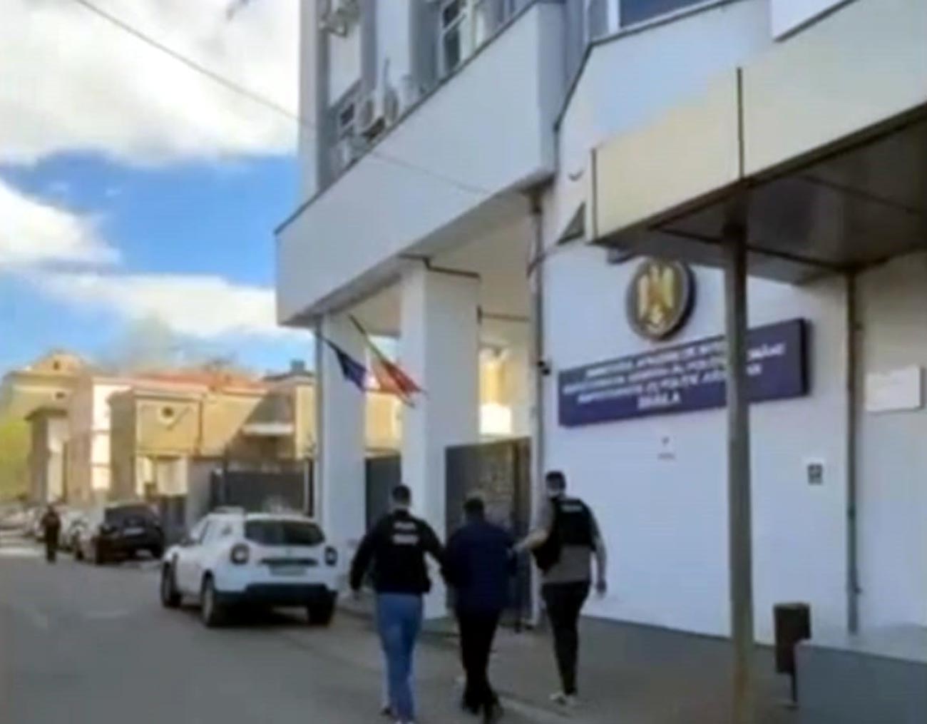 2 ani de închisoare pentru incendierea unui container de gunoi de pe spațiul public