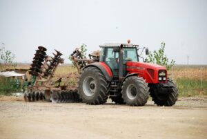 O meserie tot mai căutată! Cursuri de tractorişti la Direcţia Agricolă Brăila