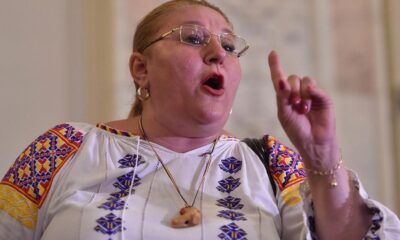 Diana Șoșoacă a rămas fără imunitatea de europarlamentar. Ar putea fi acum anchetată în România pentru 11 infracțiuni
