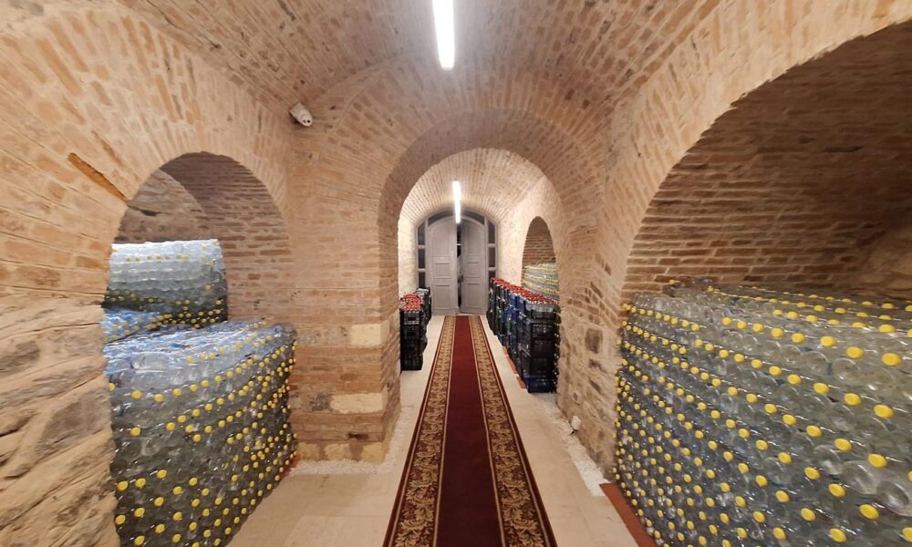 55.000 de sticle cu agheasmă la Izvorul Tămăduirii