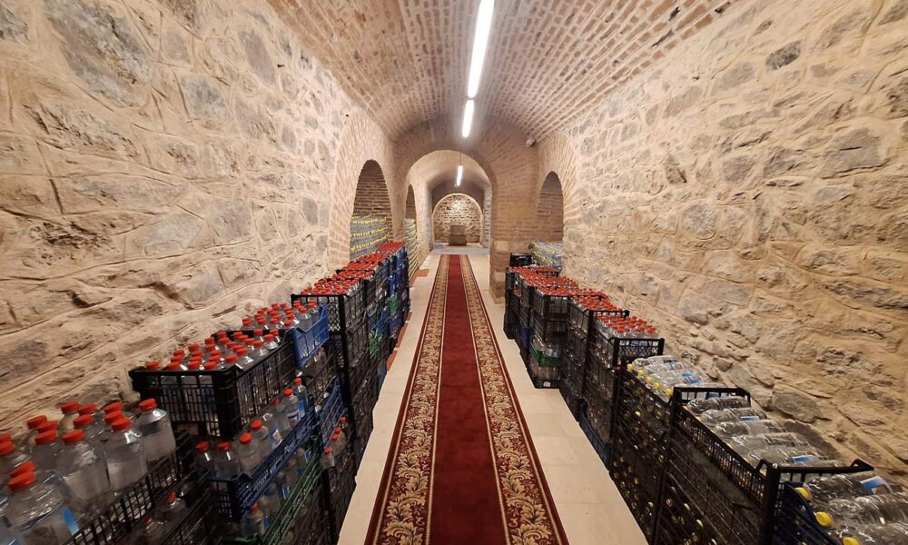 55.000 de sticle cu agheasmă la Izvorul Tămăduirii