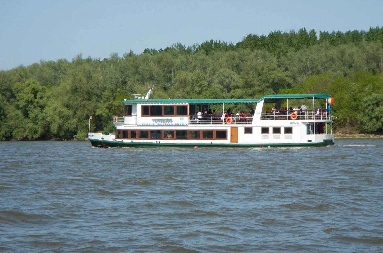 Consilierii județeni au fost de acord. Plimbări pe Dunăre cu Nava «Ovidiu 1» pentru participanții la Olimpiada Națională de Religie