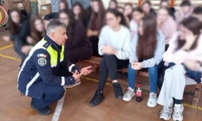Discuții interactive între polițiști și elevi, pentru un mediu școlar sigur
