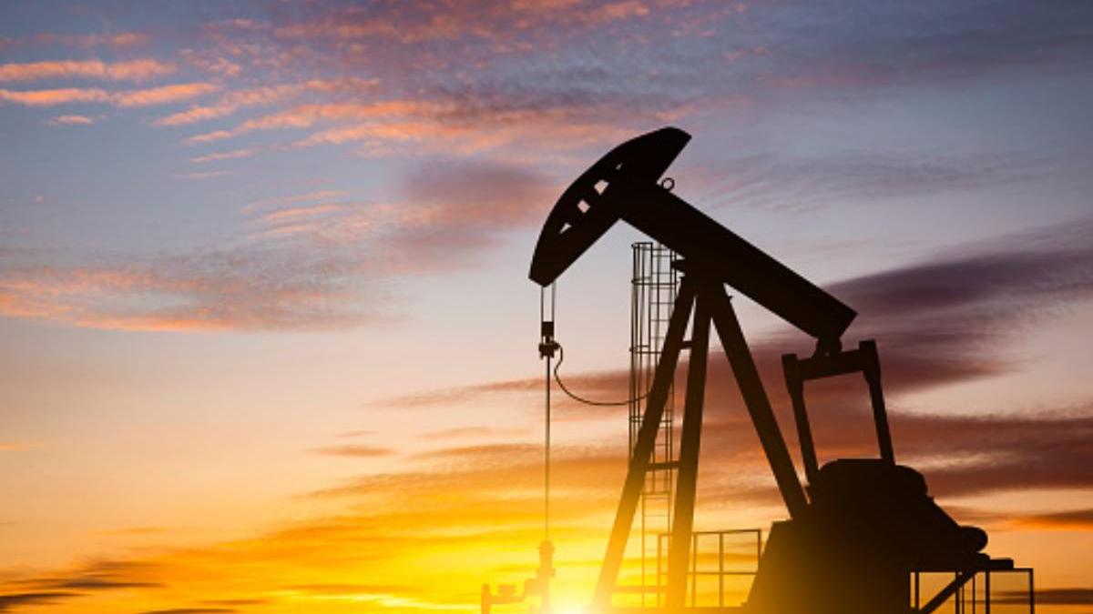 Prețul petrolului a crescut brusc după informații că Donald Trump va analiza noi opțiuni militare privind Iranul