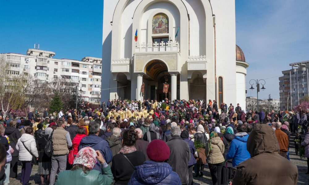 Sute de brăileni au participat la Pelerinajul de Florii