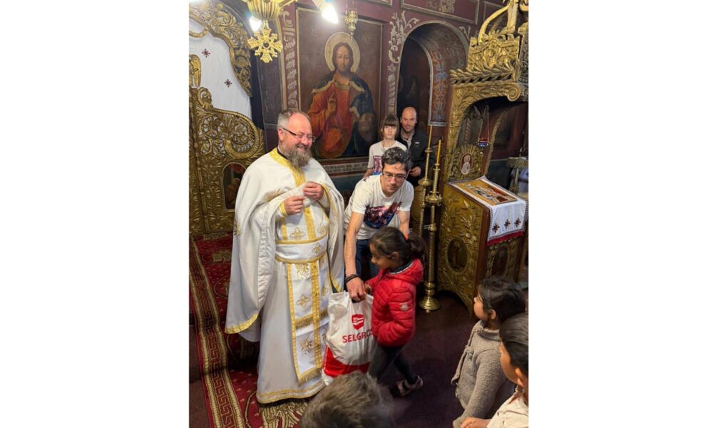 „Îngerii lui Costel” au împărțit 100 de pachete cu dulciuri, donate de Forumul Tinerilor - Brăila