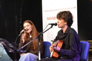 Grupul „DC Harmony” a câștigat Marele Premiu al Festivalului de Muzică Folk „Seară de Mai”